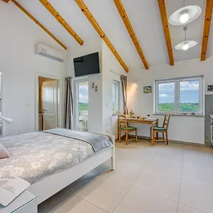 Lovor - To Relax In Greenery & Explore Istria Apartman